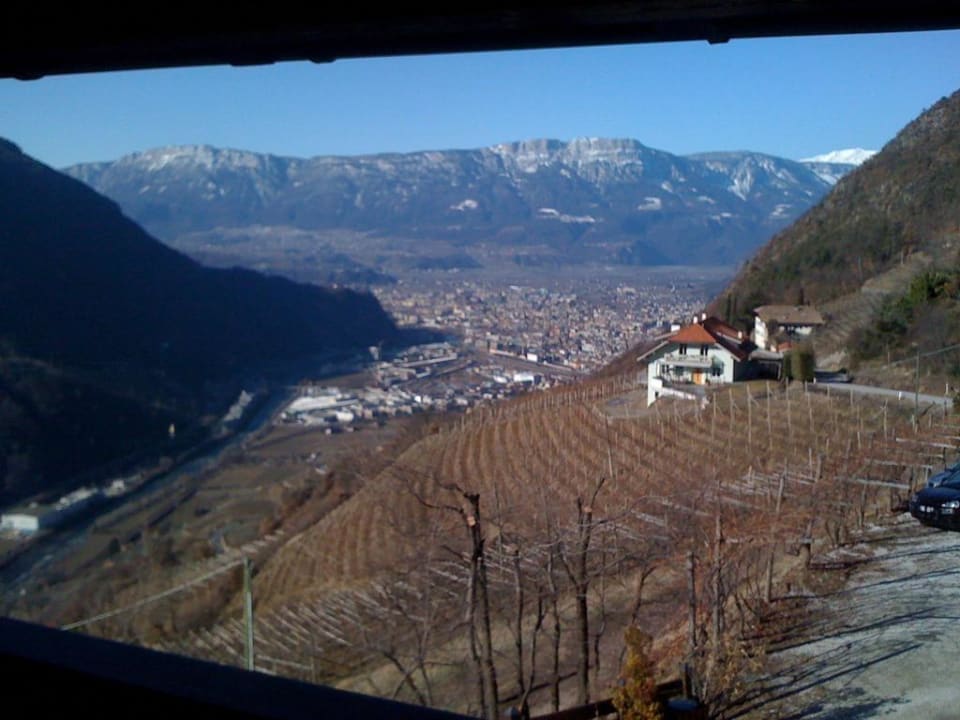 Blick vom Zimmer auf Bozen Pircher's Pension Zum Baumann