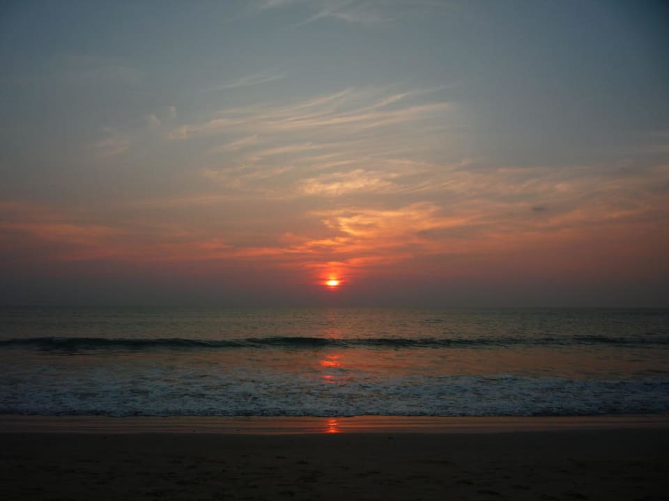 Sonnenuntergang am Hotel Strand Khaolak Orchid Beach Resort