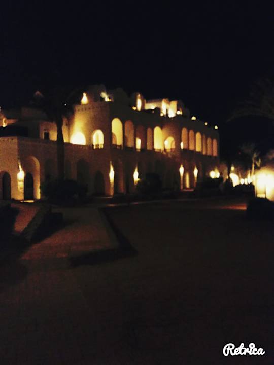 Bei nacht Arabella Azur Resort