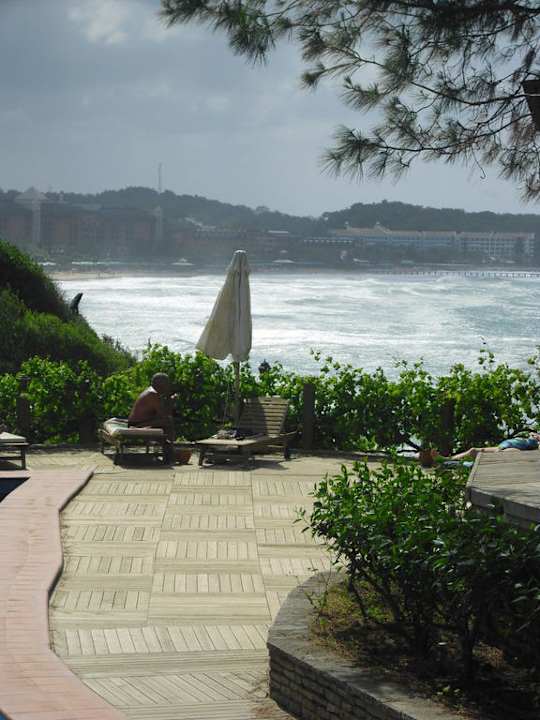 Blick vom Pool auf das Meer Alara Hotel