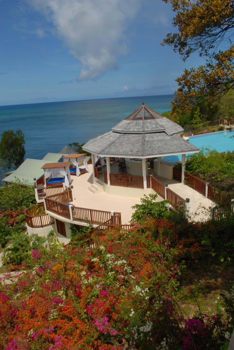 Swim Up pool bar and lunch deck Calabash Cove Resort & Spa