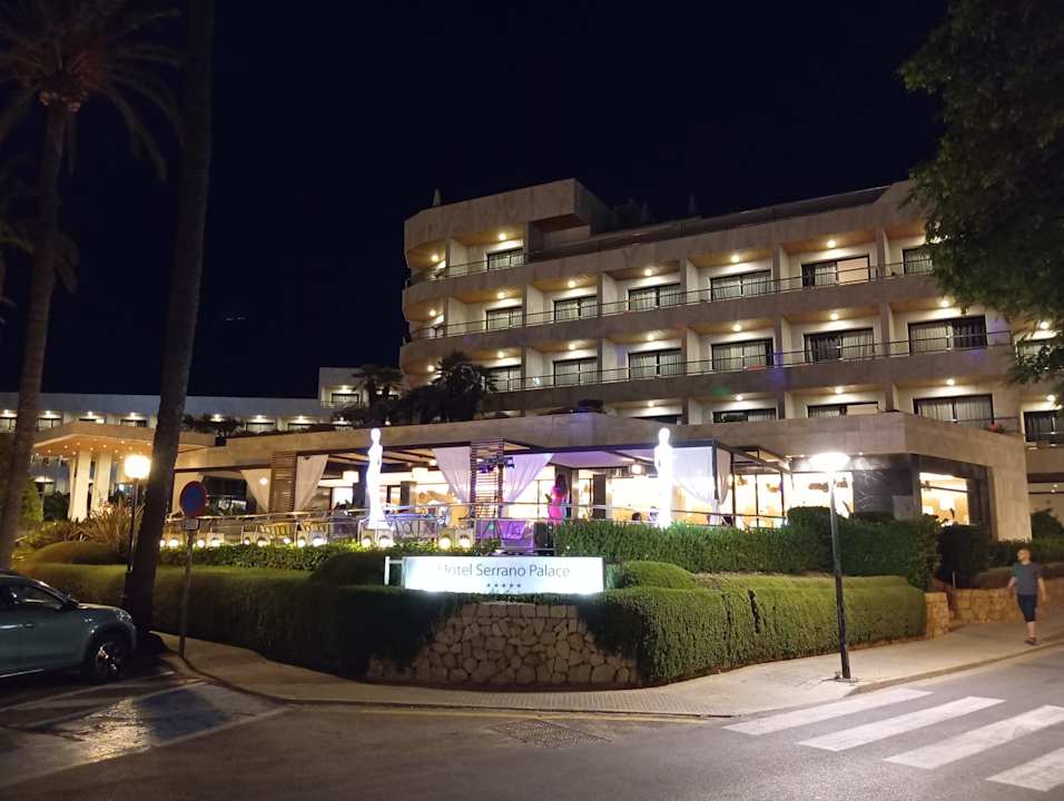 Außenansicht Hotel Serrano Palace