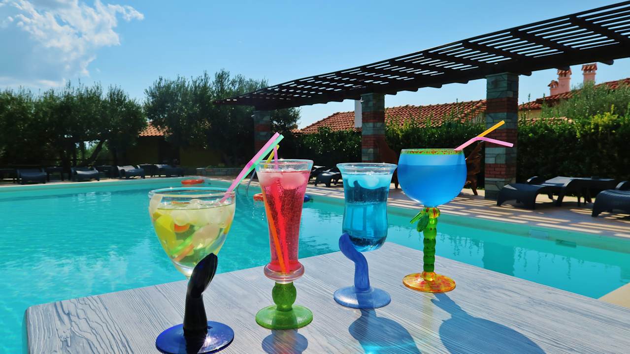 Gastro SUNDAY RESORT Studios and Apartments