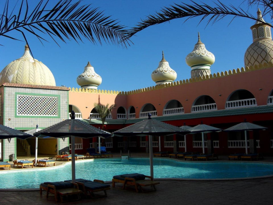Innenhof mit Pool Pickalbatros Alf Leila Wa Leila Resort - Neverland Hurghada
