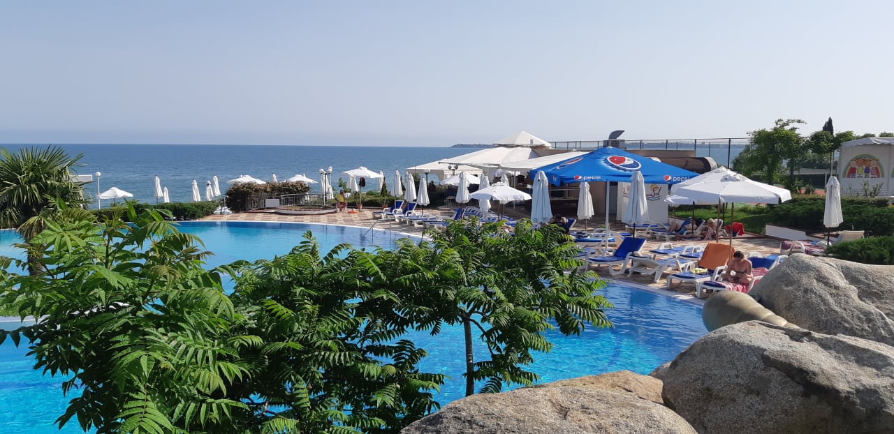 Außenansicht Hotel Sineva Beach