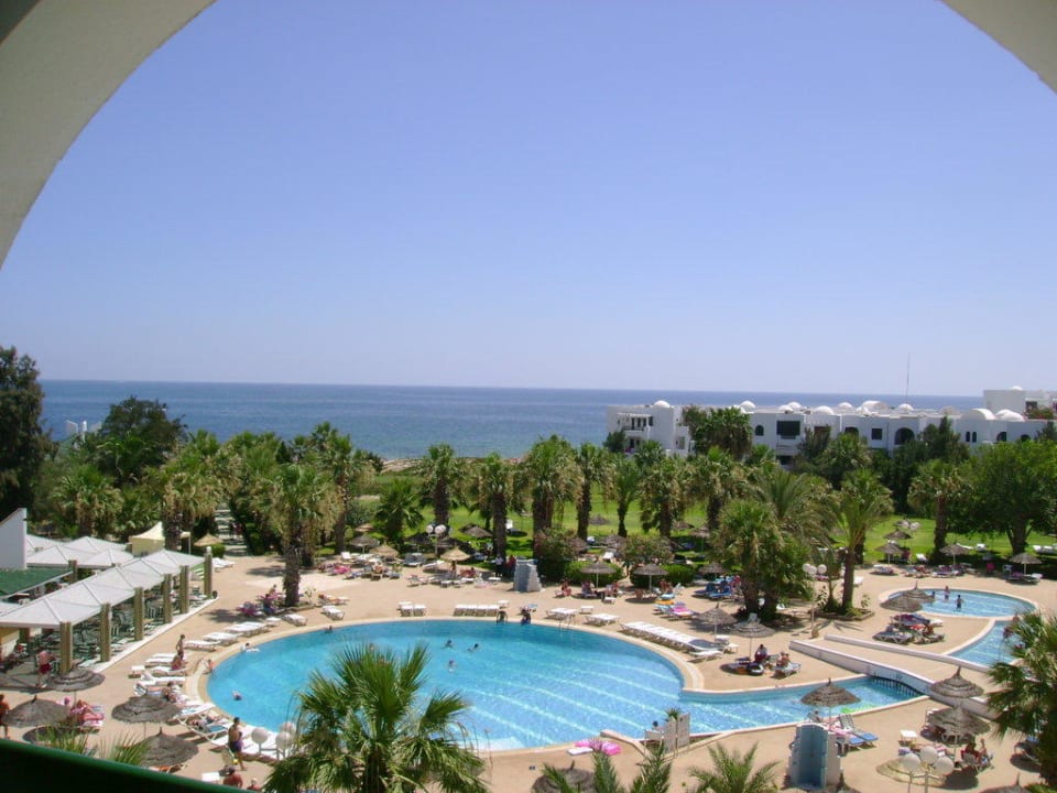 Blick vom Balkon auf den Pool Hotel Marhaba Palace