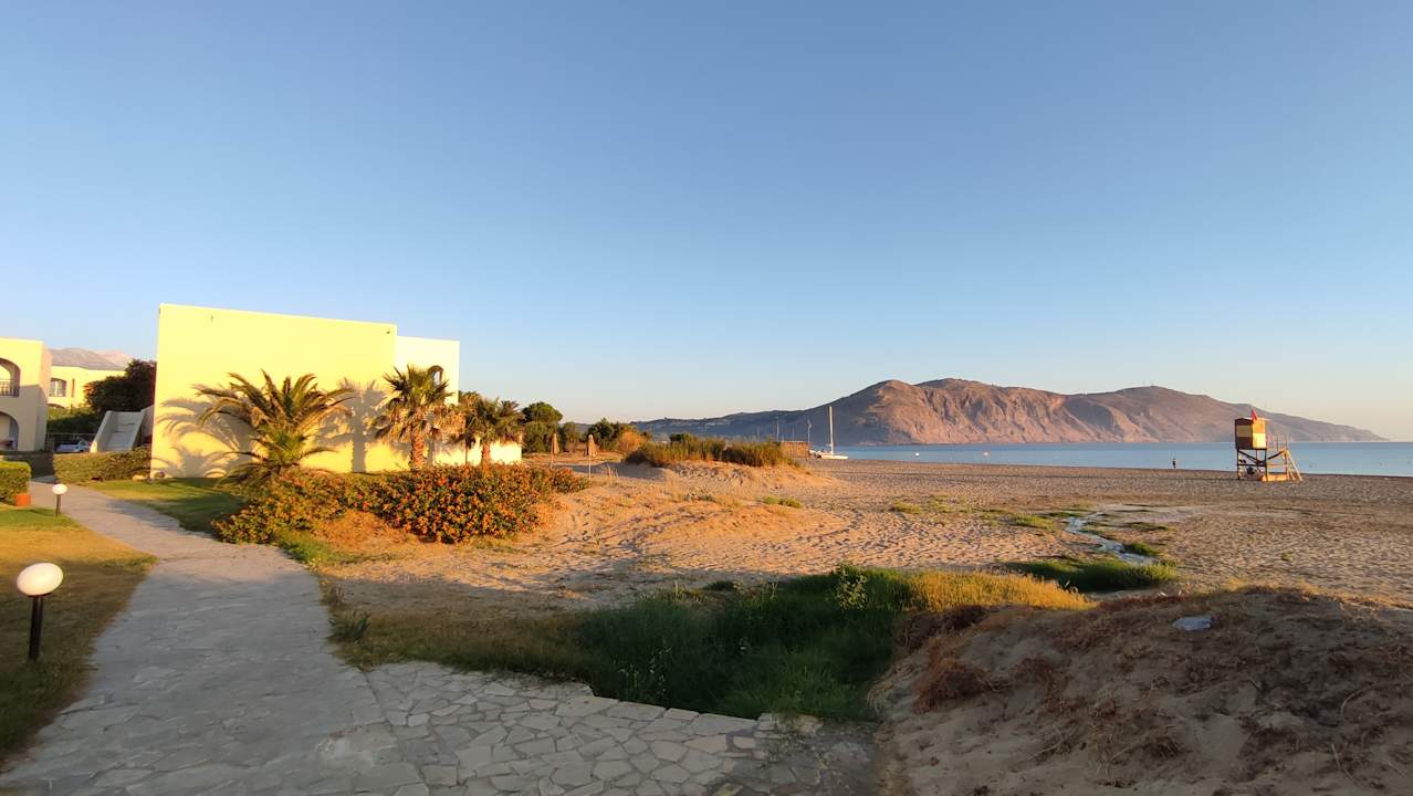 Strand Pilot Beach Resort
