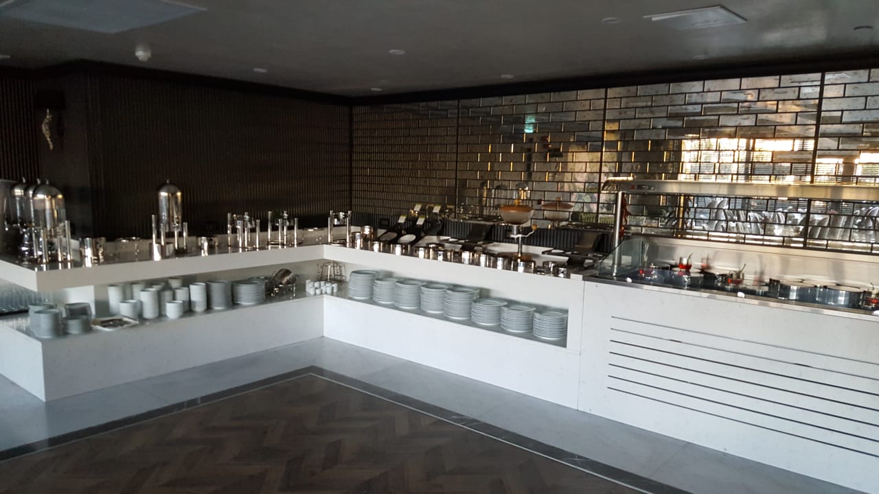 Frühstücksraum... DoubleTree by Hilton Hotel Izmir Airport