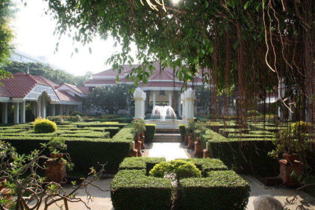 Rechtwinkelig korrekt, aber gemütlich? Wora Bura Hua Hin Resort & Spa