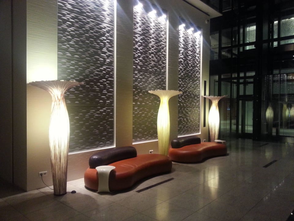 Lobbybereich Hilton Frankfurt Airport
