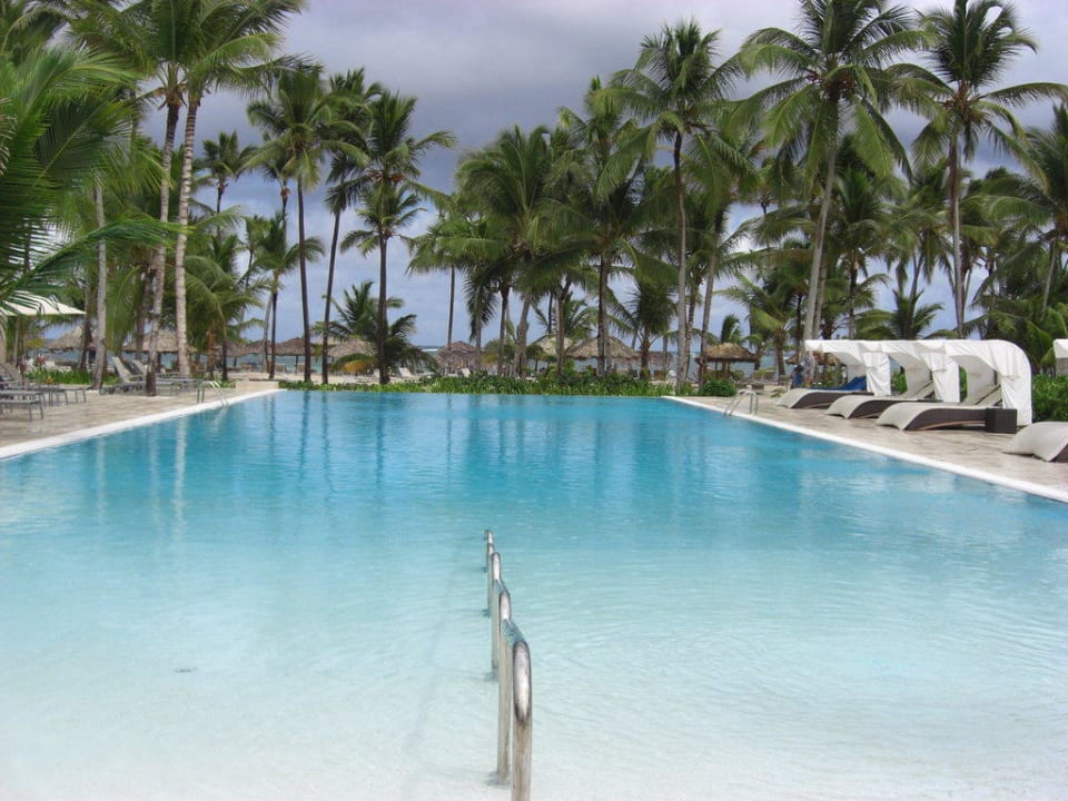 Relaxpool des Royal Catalonia Royal Bavaro - Adults only