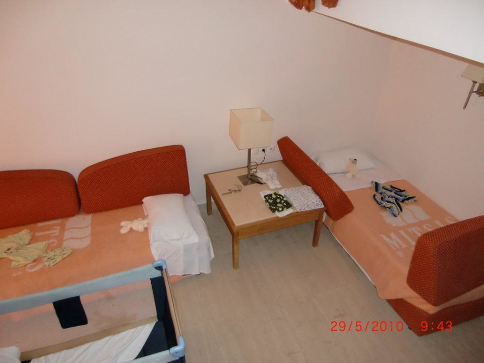 So werden drei kleine Kinder untergebracht Mitsis Family Village