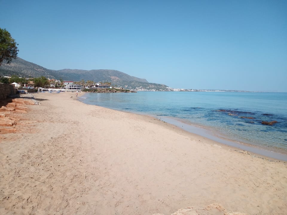 Strand Hotel Meropi