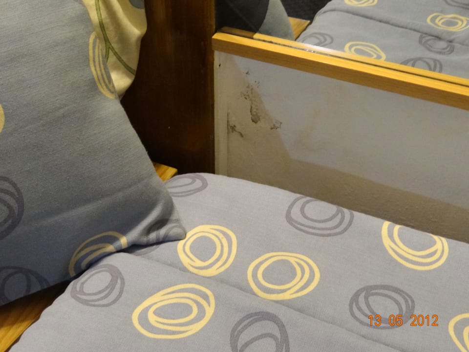 Die Wand hinter dem Kissen Days Inn Hotel & Residence