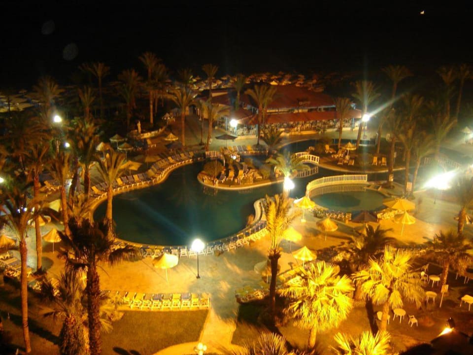 Pool bei Nacht! Riadh Palms Resort & Spa