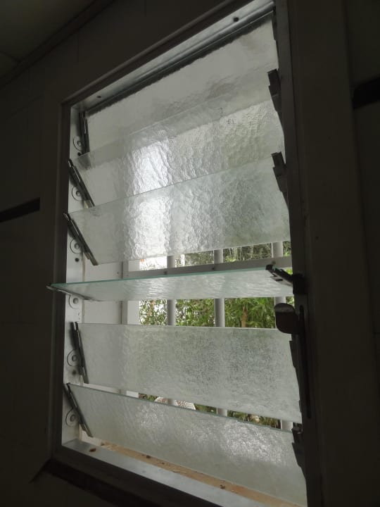 Neben Dusche. Nicht schließbar. Alle gucken rein. Hotel Don Felipe