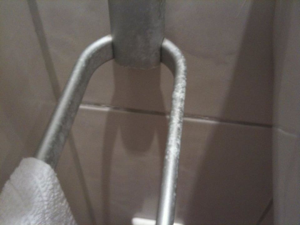 Sehr schmutziger Handtuch-Halter City Hotel Stuttgart