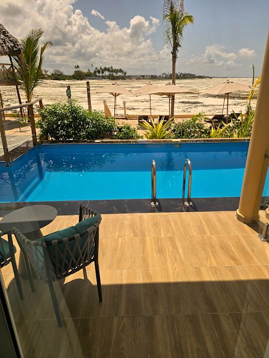 Pool Reef & Beach Resort