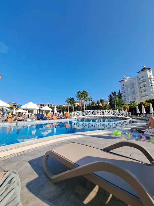 Pool Side Mare Resort & Spa