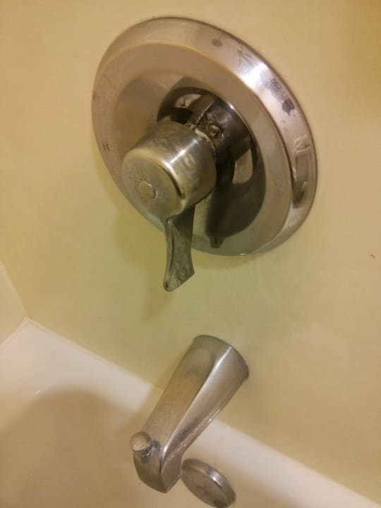 Old and weared shower Hotel Comfort Inn Merced