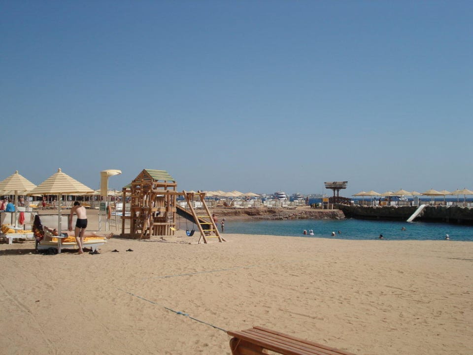 Пляж SUNRISE Holidays Resort (Adults Only)
