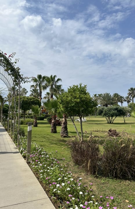 Gartenanlage Melas Lara Hotel