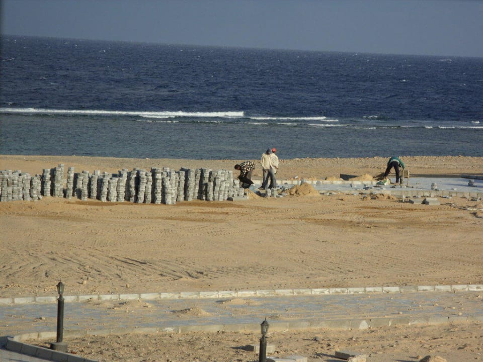 Nicht erwähnte Baustelle Three Corners Happy Life Beach Resort