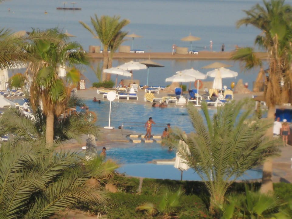 Sicht von der Terrasse der Empfangshalle Mövenpick Resort & Spa El Gouna