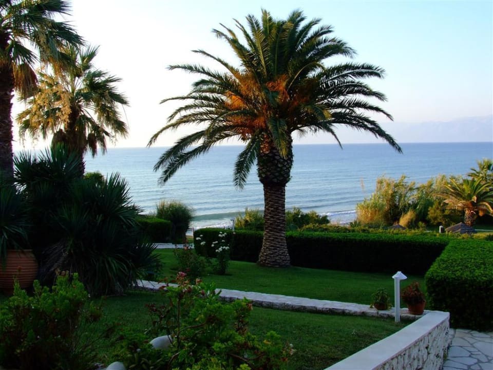 Ogród i zejście na plażę Ibiscus Hotel Corfu