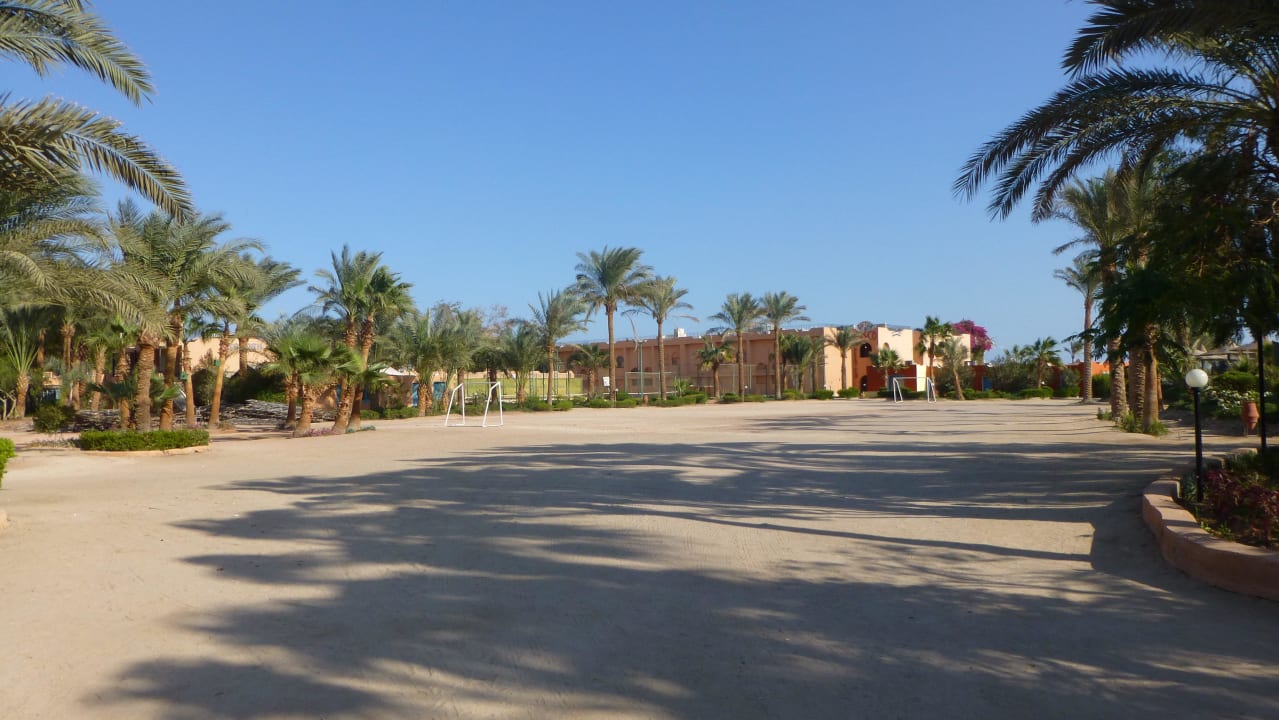 Auf dem Weg zum Strand Giftun Azur Resort