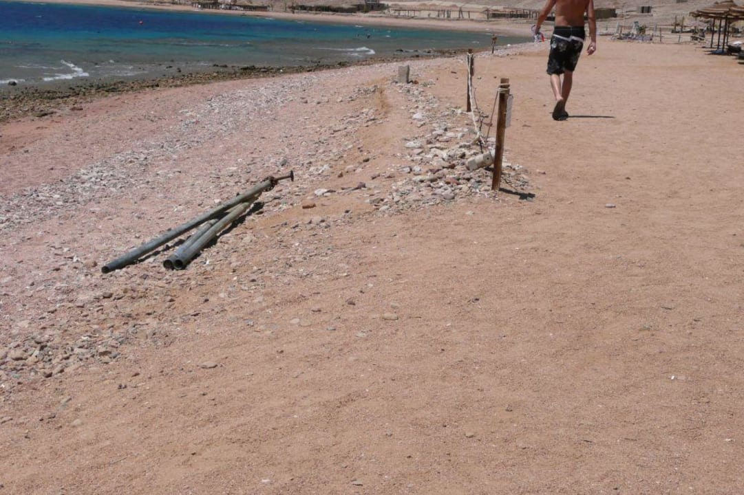 alte Rohre am "Strand" Happy Life Village