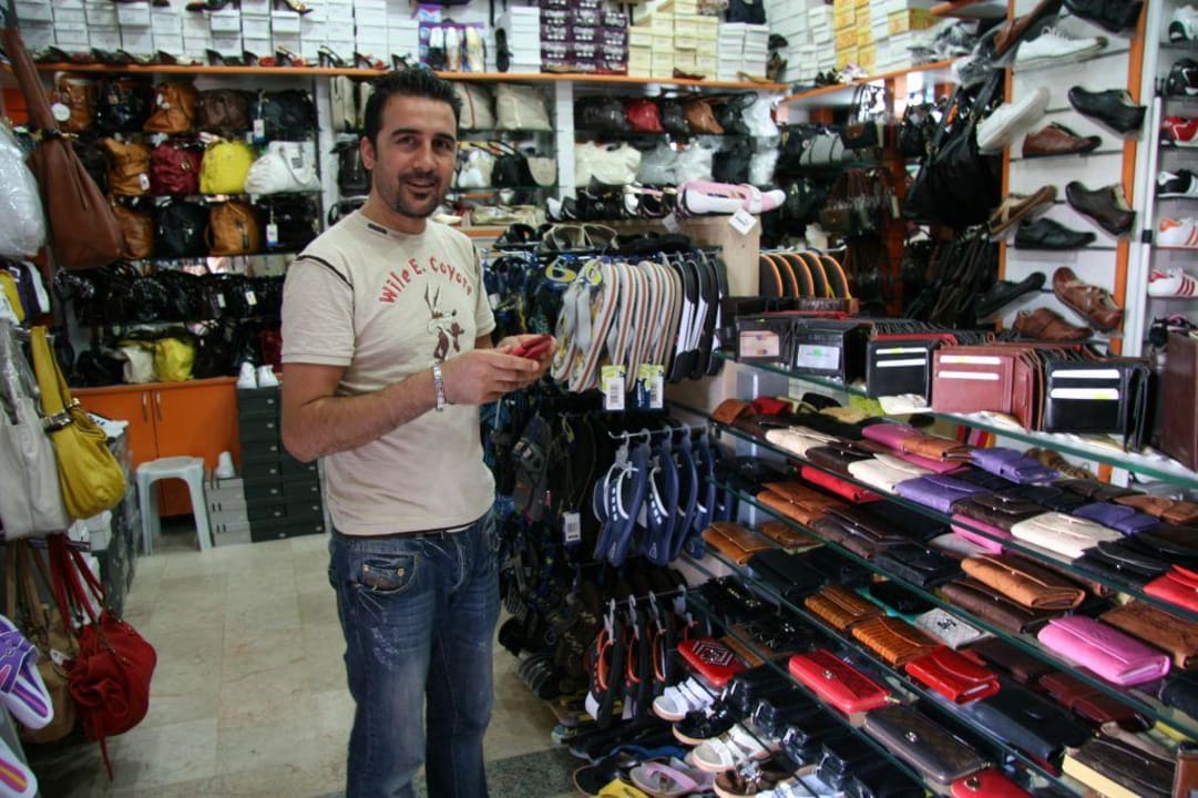 Schuh & Taschengeschäft in Haus 4 Grand Seker Hotel