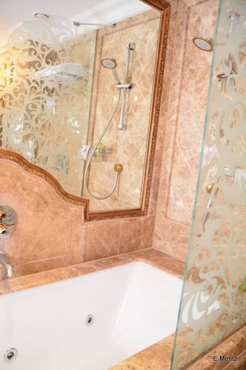 Badewanne mit Dusche Ali Bey Resort Sorgun