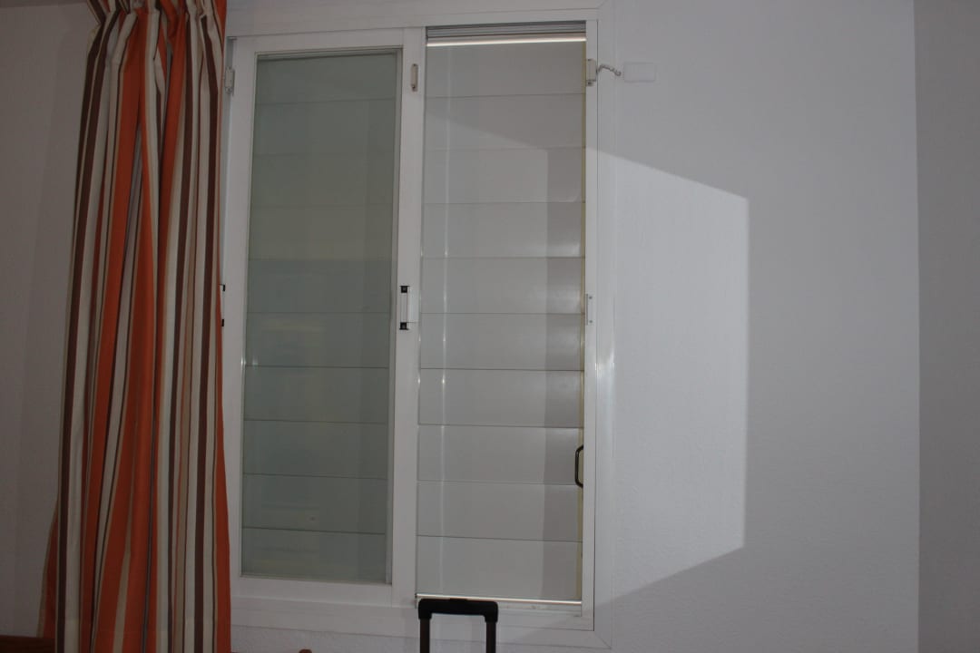 Schlafzimmer ohne Fenster! Club Simó Hotel by Senator