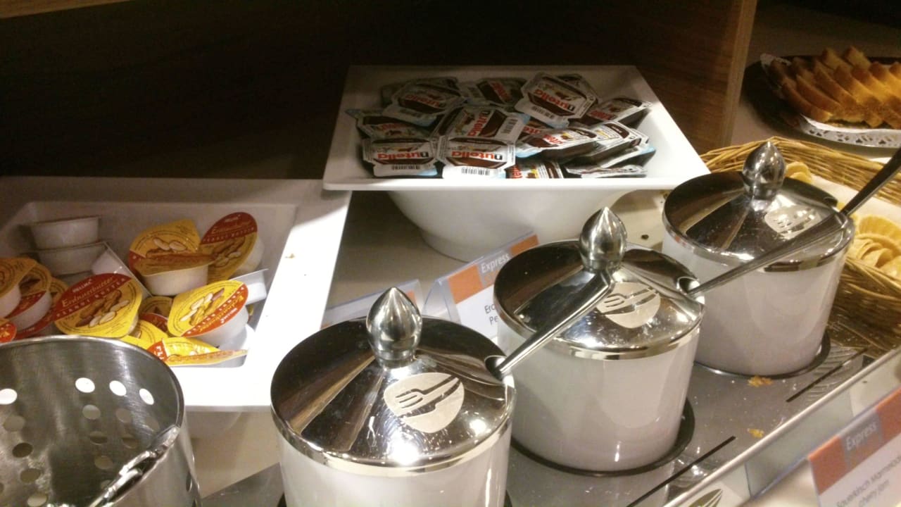 "Aufstrich" Premier Inn Düsseldorf City Centre (Düsseldorf ...