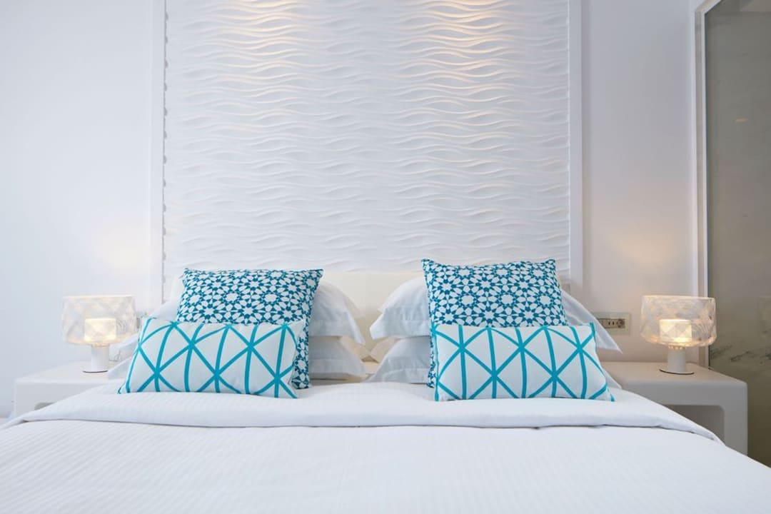 Zimmer Ionian Suites by Bruskos