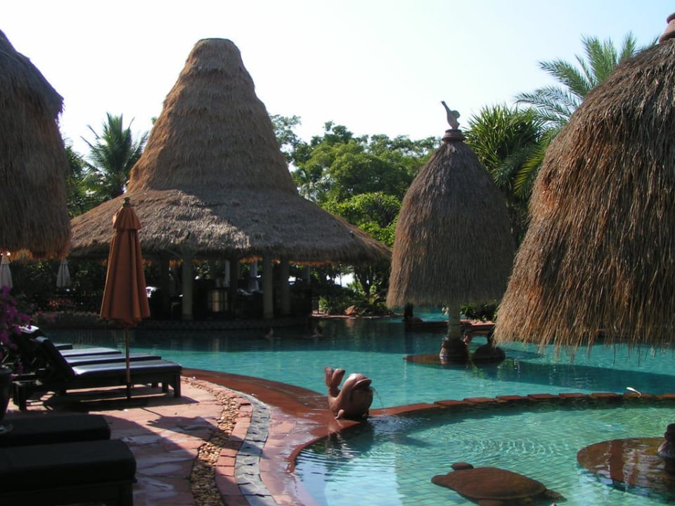 Pool mit Poolbar Anantara Hua Hin Resort