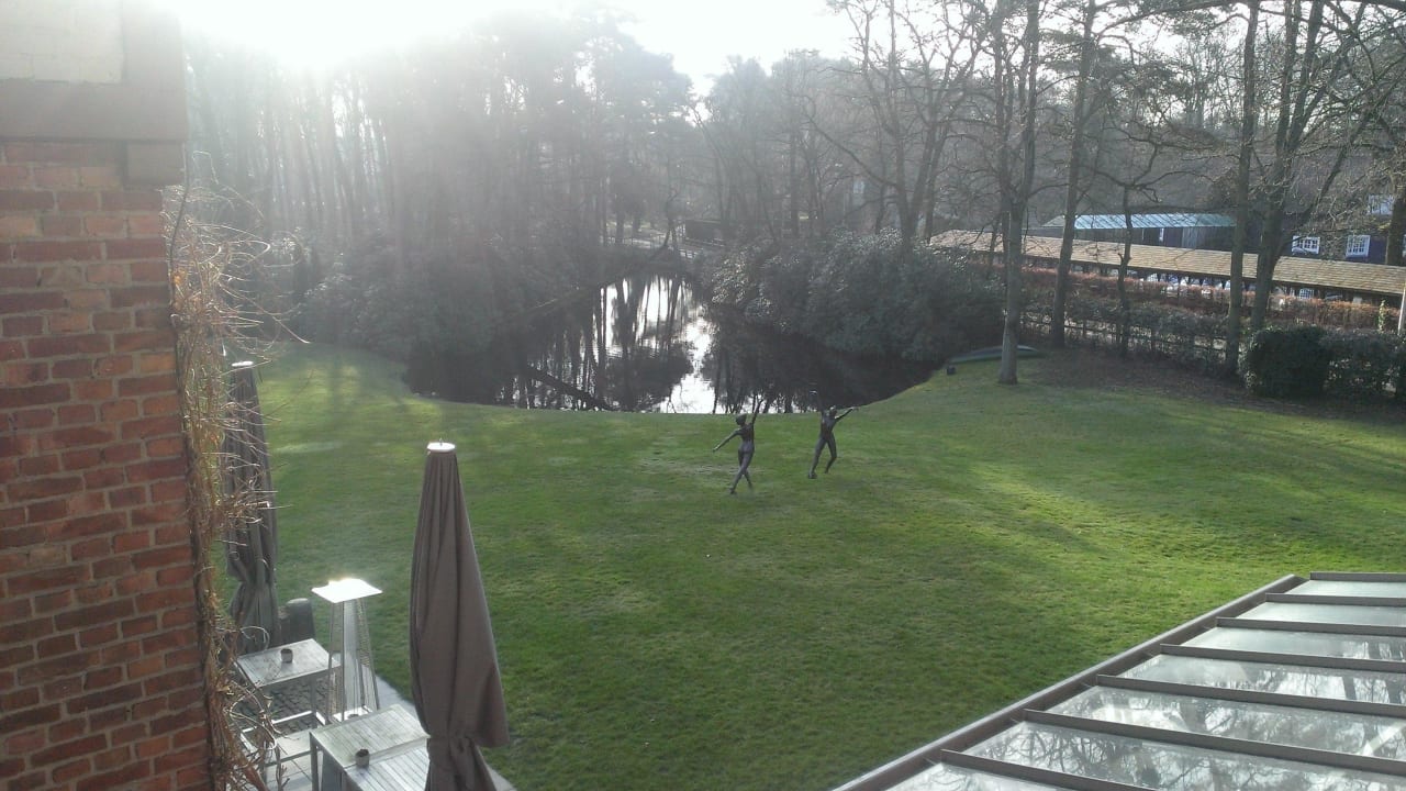 Teil des Parks Domaine La Butte aux Bois