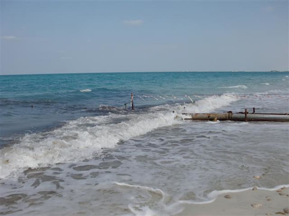 Strand neben St. Regis The St. Regis Saadiyat Island Resort, Abu Dhabi