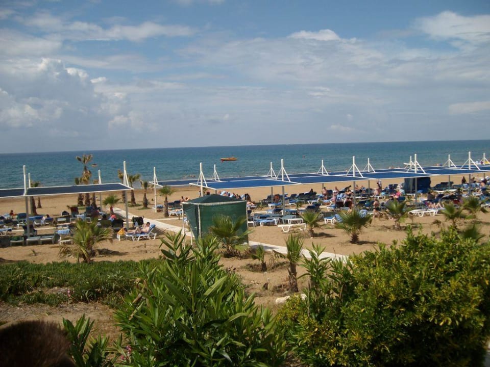 Blick zum Strand vom Restaurant Club Grand Side