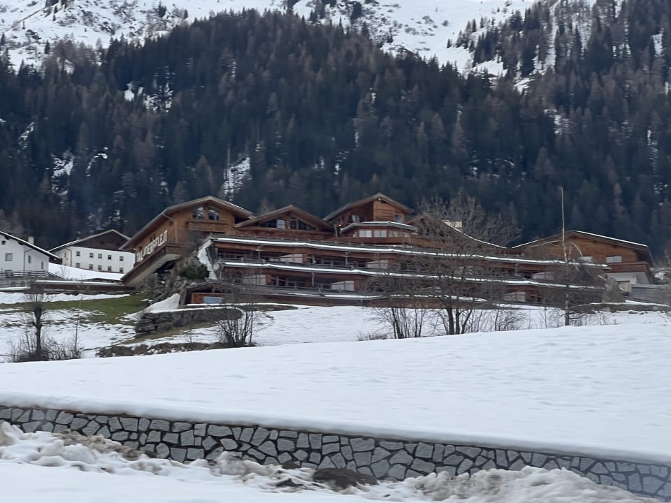 Außenansicht Panorama Resort Taljörgele