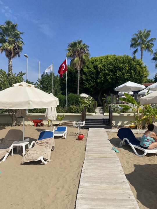 Strand Hotel Grand Side