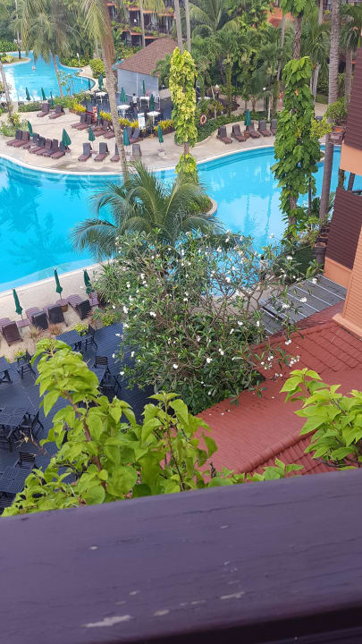 Balkon mit Blick auf den Pool  Courtyard by Marriott Phuket, Patong Beach Resort