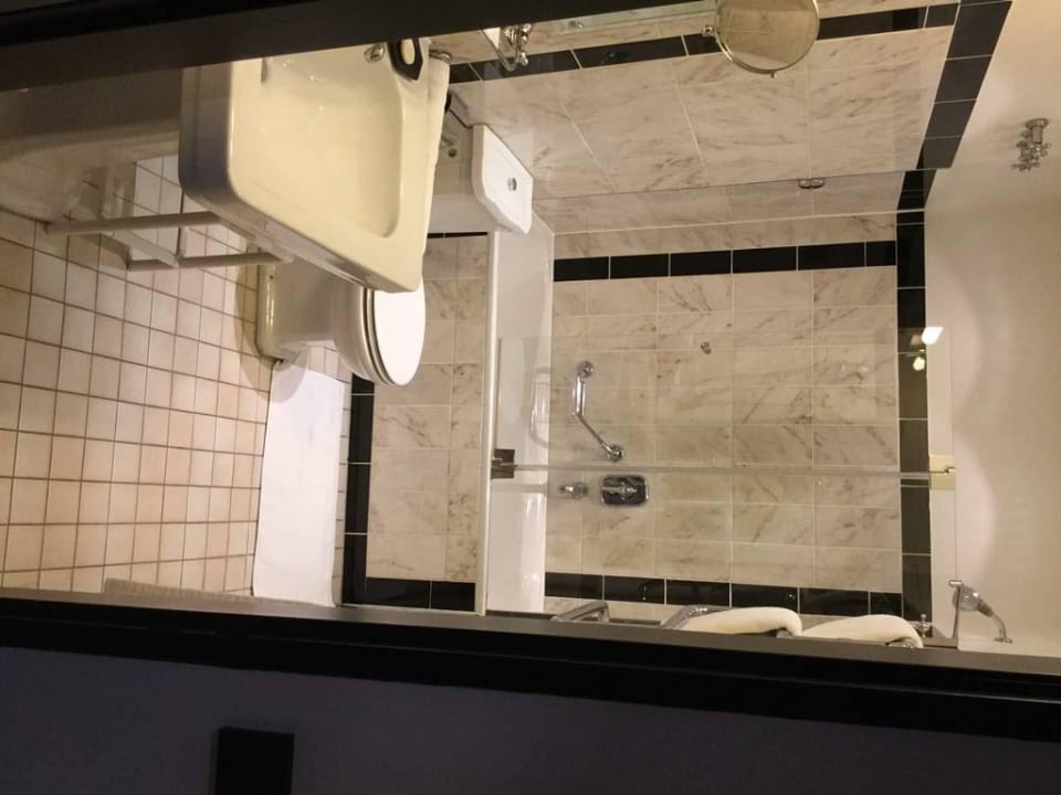 Bathroom Le Méridien Grand Hotel Nürnberg