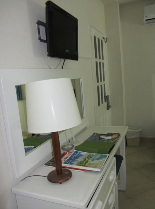 TV und Schreibtisch Hotel Southern Palms Beach Club