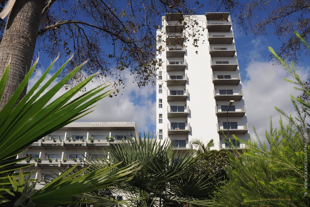 Front of Hotel Hotel Girassol