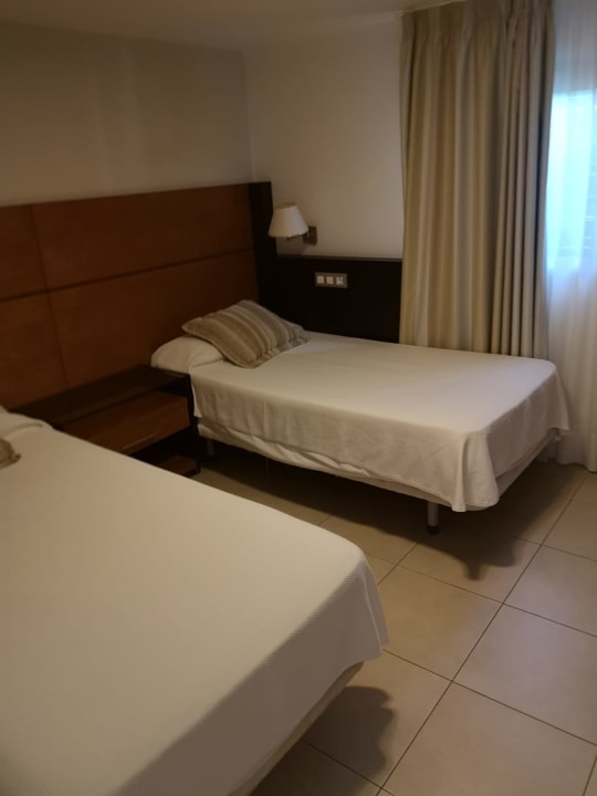 Zimmer HL Miraflor Suites Hotel
