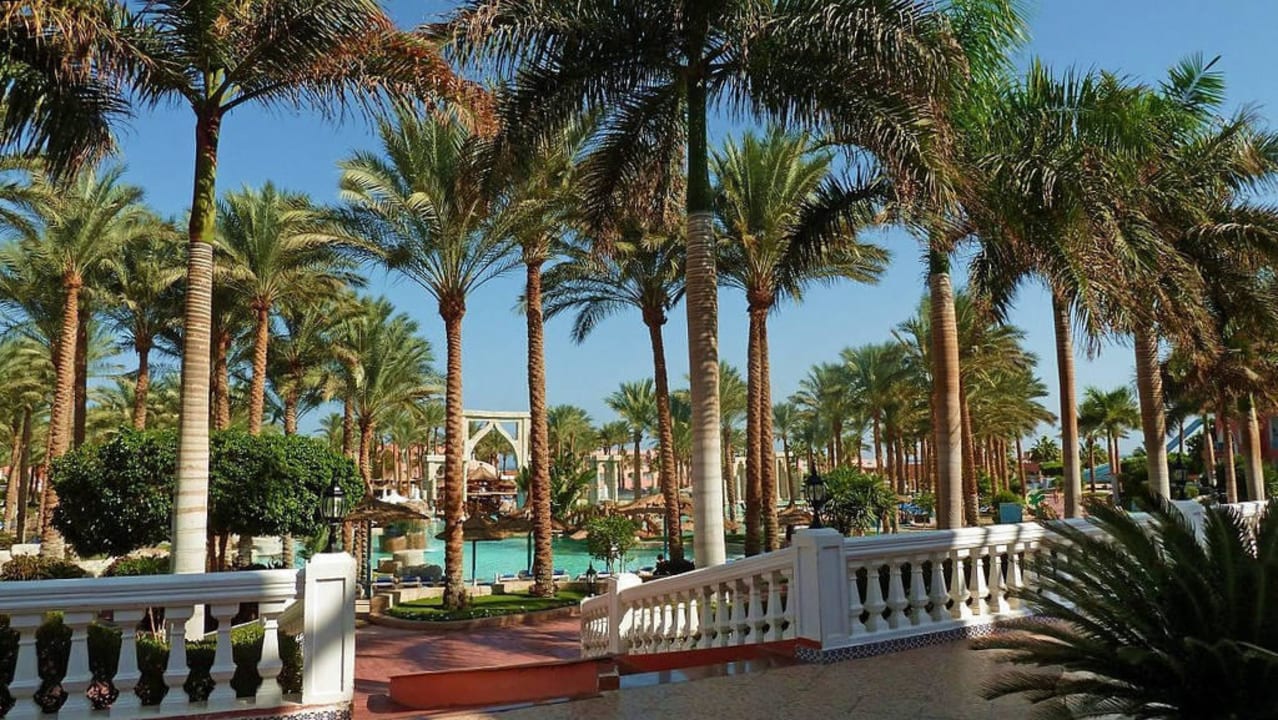 Ogrod i basen Grand Oasis Resort