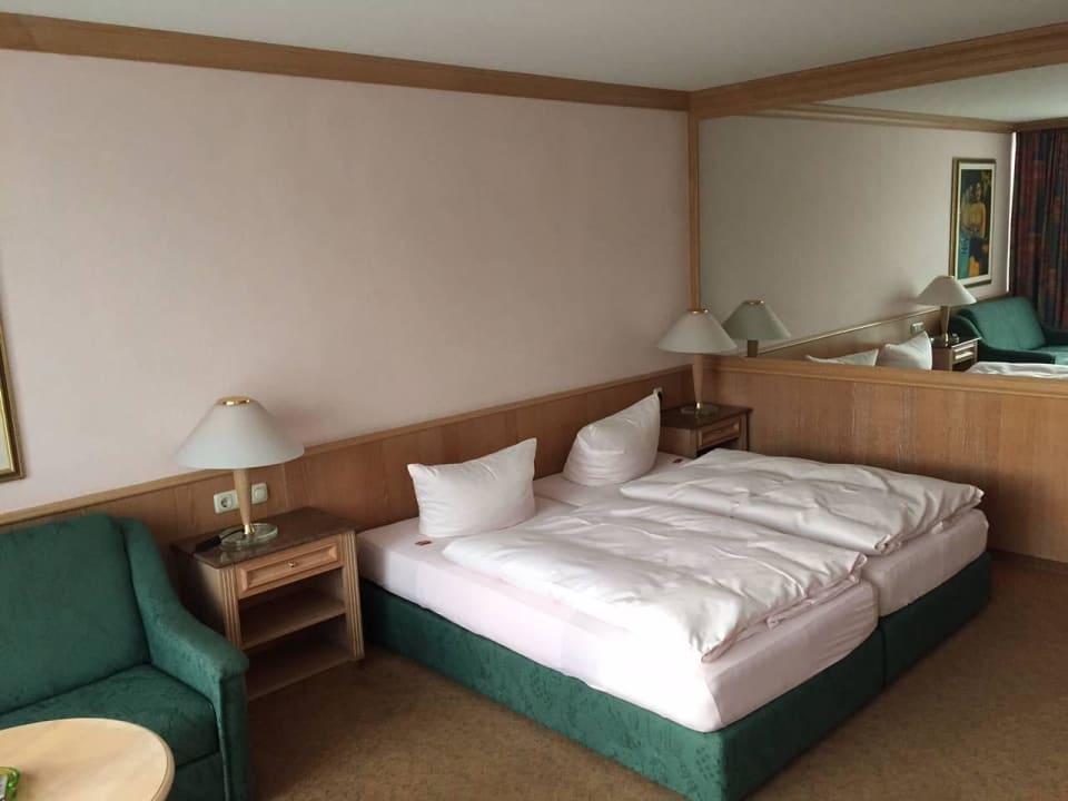 Blick ins Zimmer Amedia Hotel Leipzig