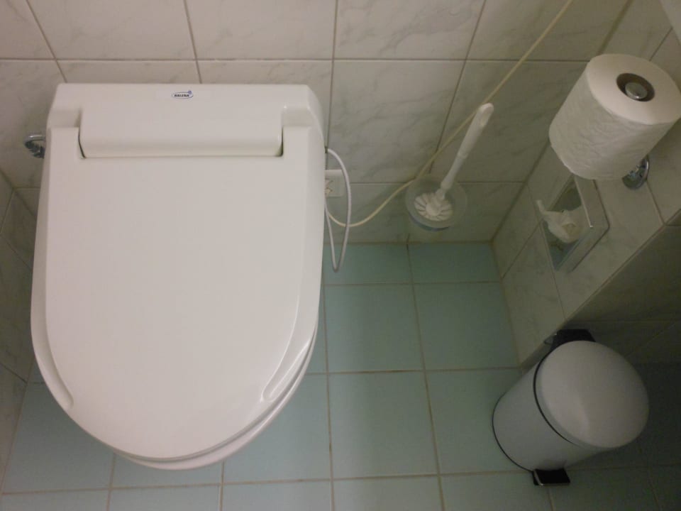 Bad - WC und WC-Bürste Sorell Hotel Speer